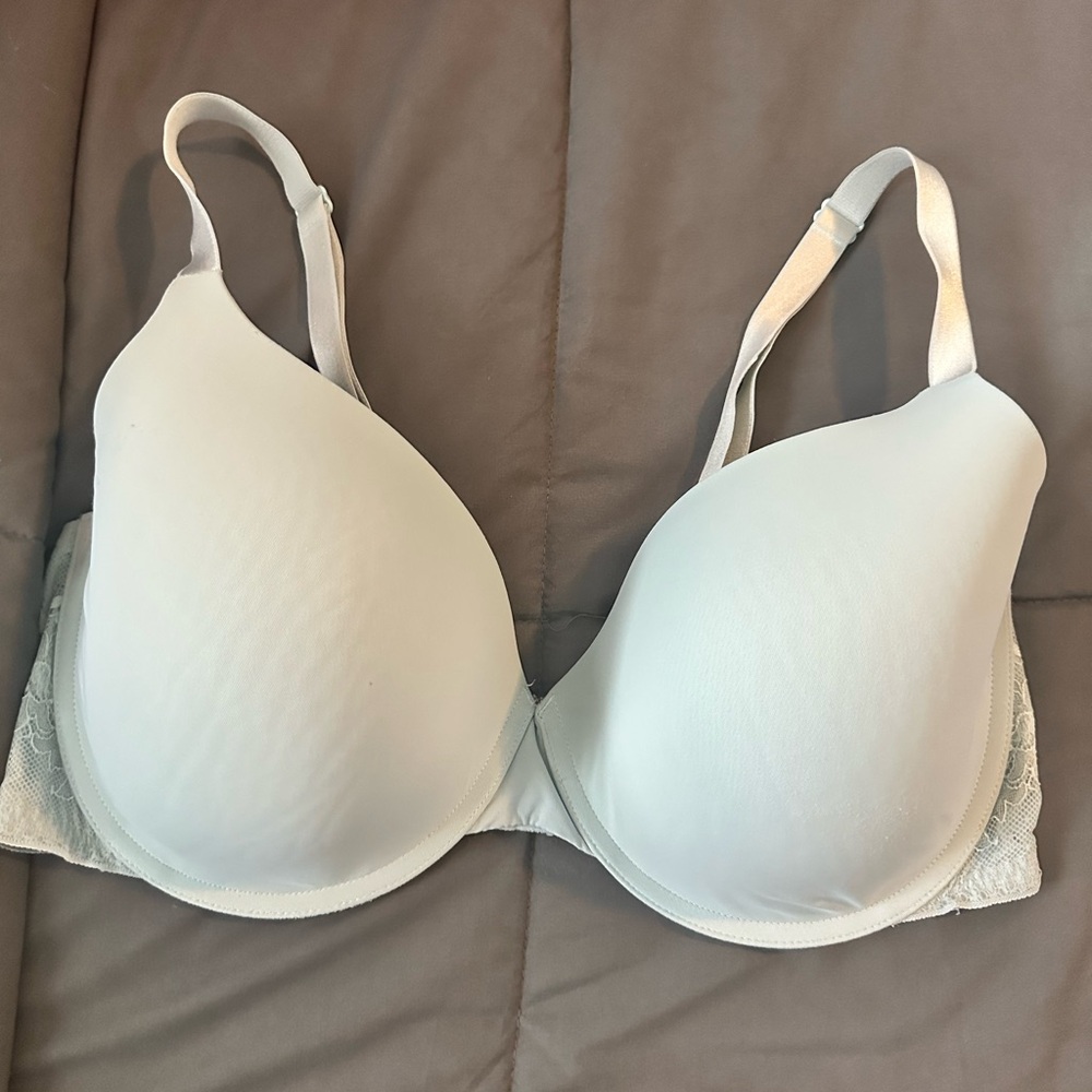Victoria’s Secret Light Blue Push-Up Bra | Size 38DD